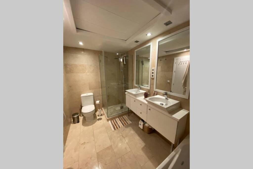 Casares Del Mar Luxury Apartment Малага Екстериор снимка