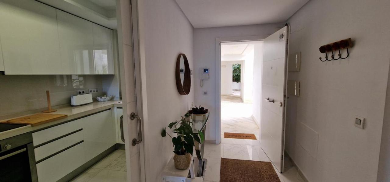 Casares Del Mar Luxury Apartment Малага Екстериор снимка
