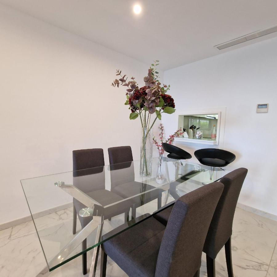 Casares Del Mar Luxury Apartment Малага Екстериор снимка