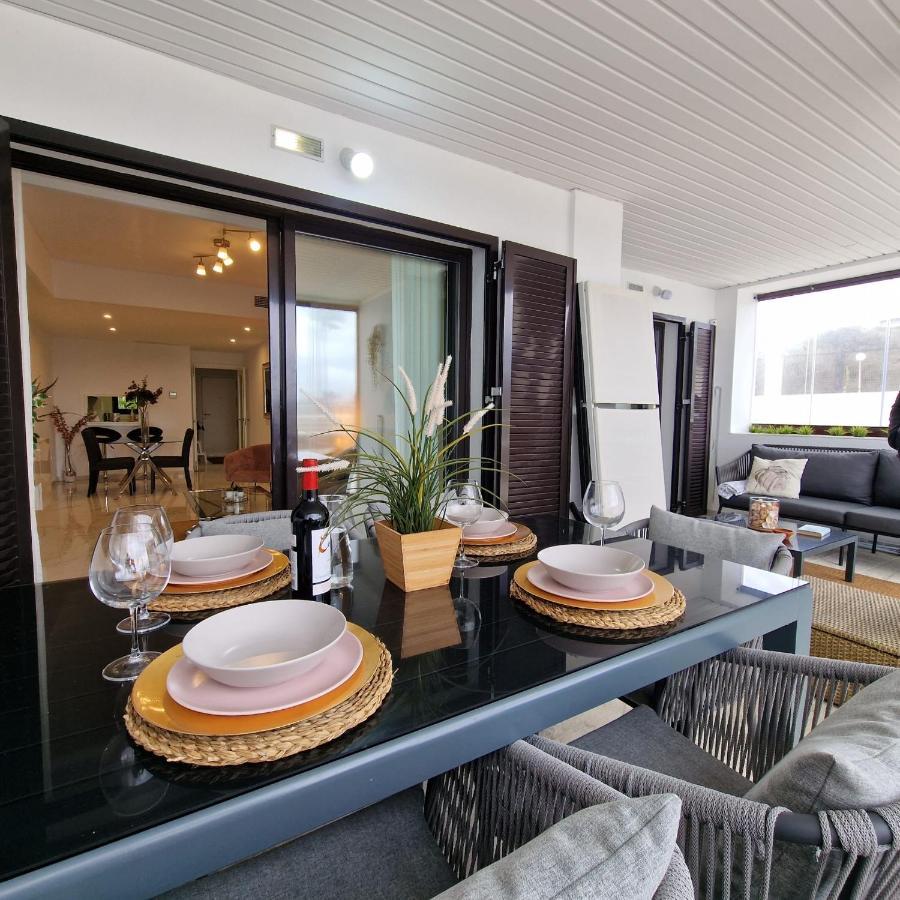 Casares Del Mar Luxury Apartment Малага Екстериор снимка