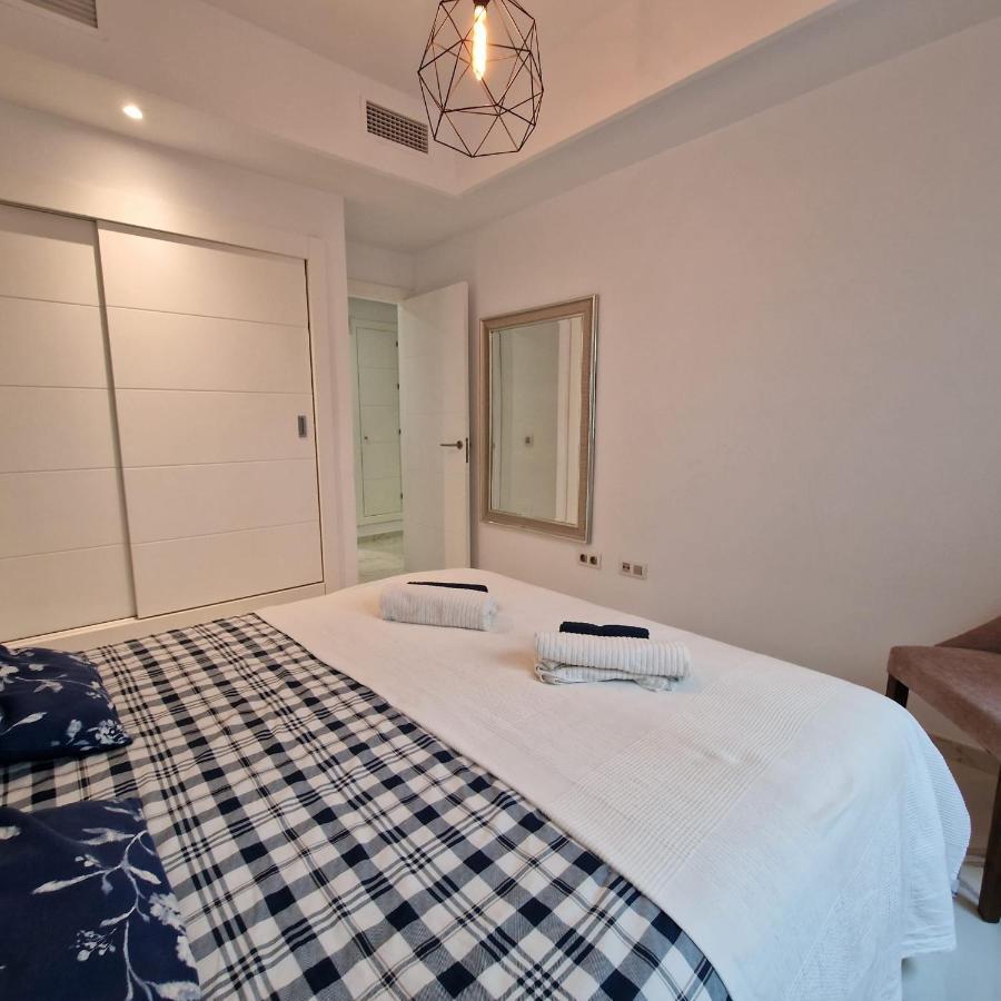 Casares Del Mar Luxury Apartment Малага Екстериор снимка