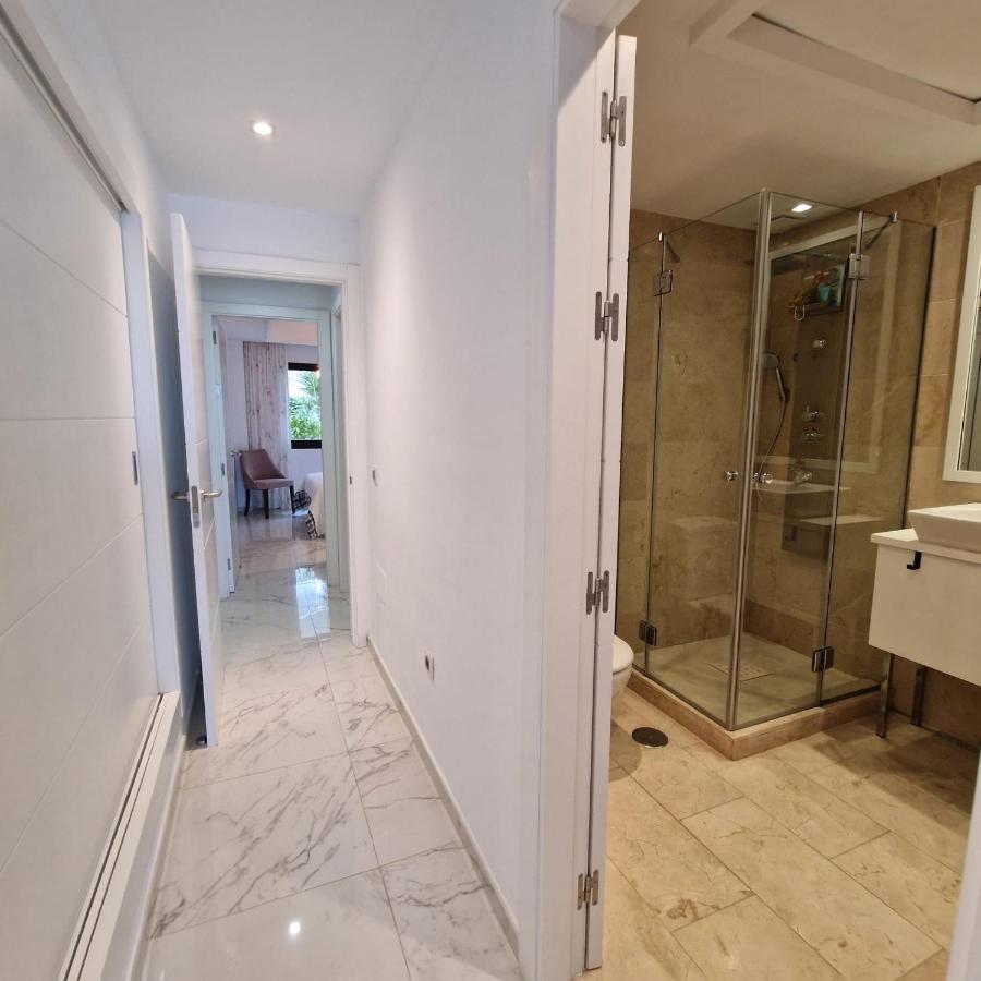 Casares Del Mar Luxury Apartment Малага Екстериор снимка