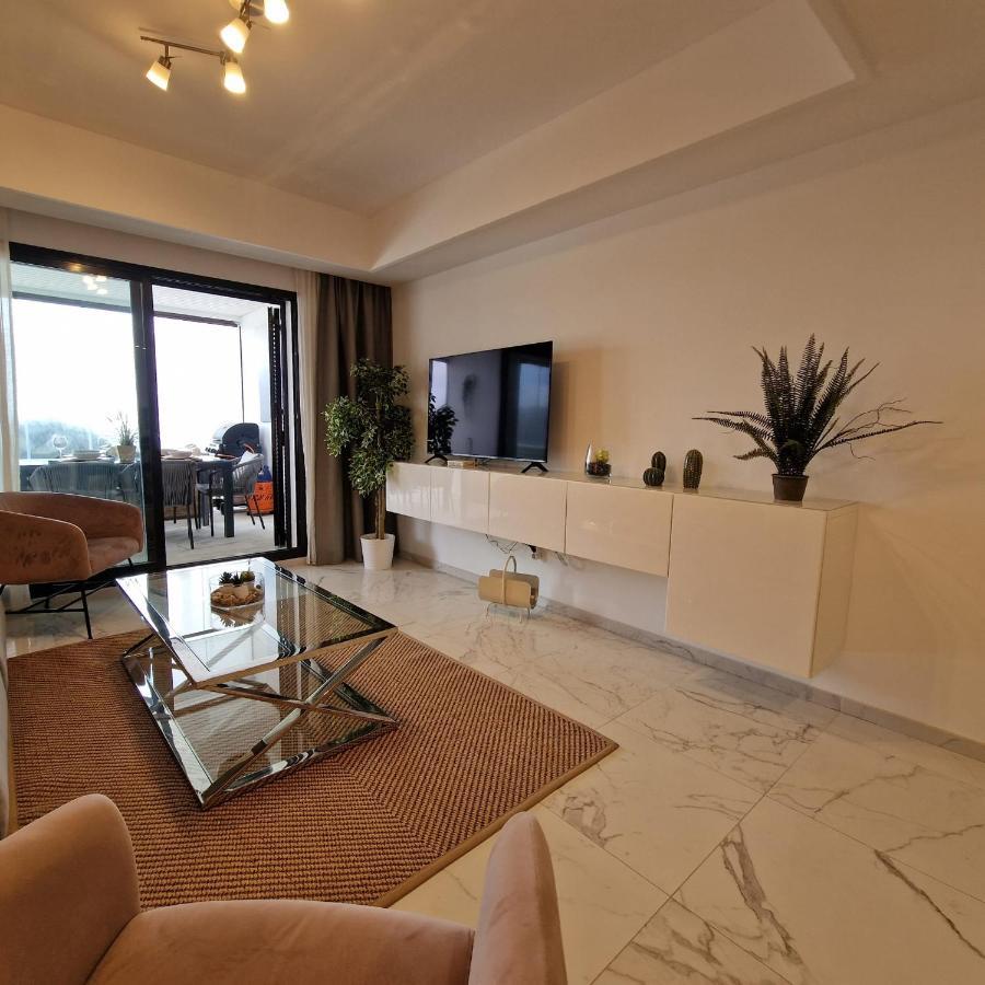Casares Del Mar Luxury Apartment Малага Екстериор снимка