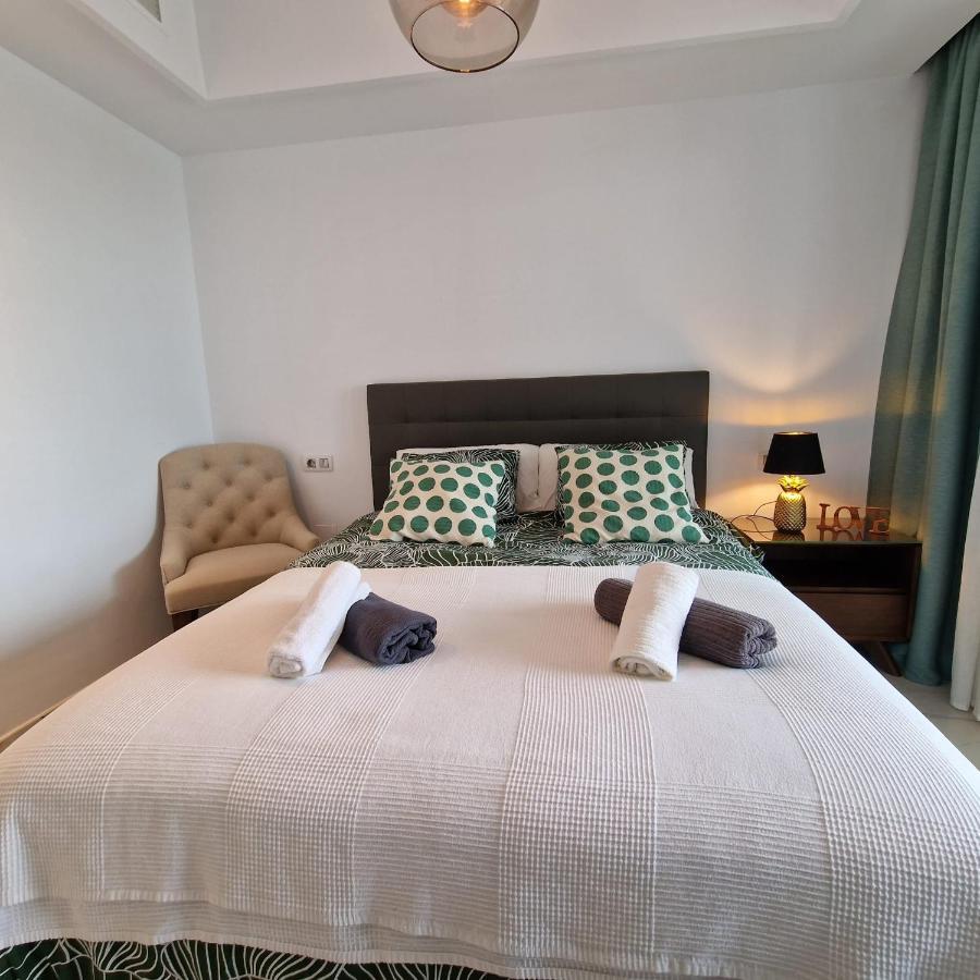 Casares Del Mar Luxury Apartment Малага Екстериор снимка