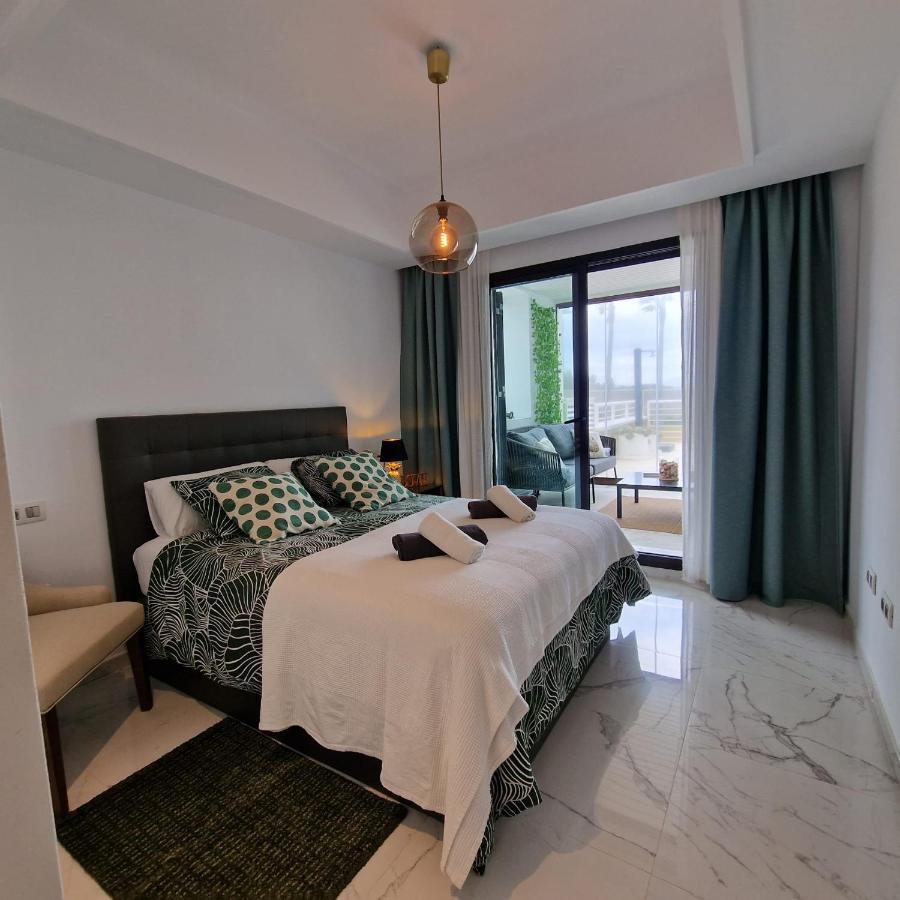Casares Del Mar Luxury Apartment Малага Екстериор снимка